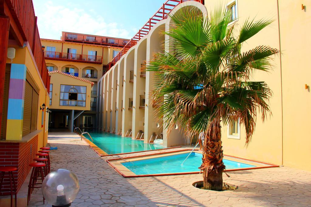 Agelia Beach Hotel Sfáka Esterno foto