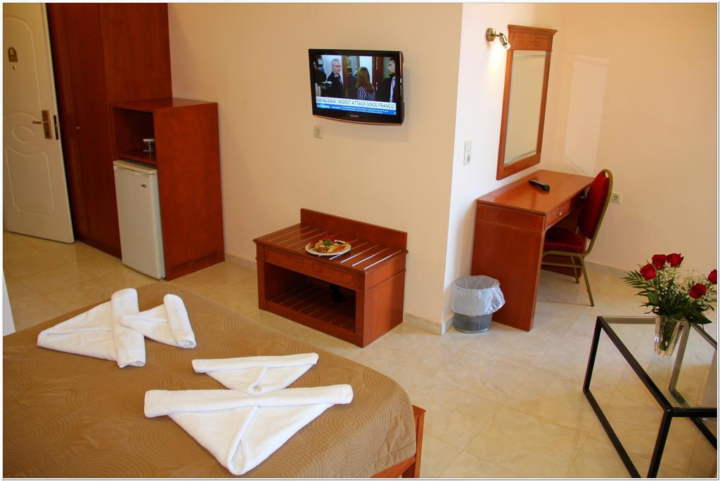 Agelia Beach Hotel Sfáka Esterno foto