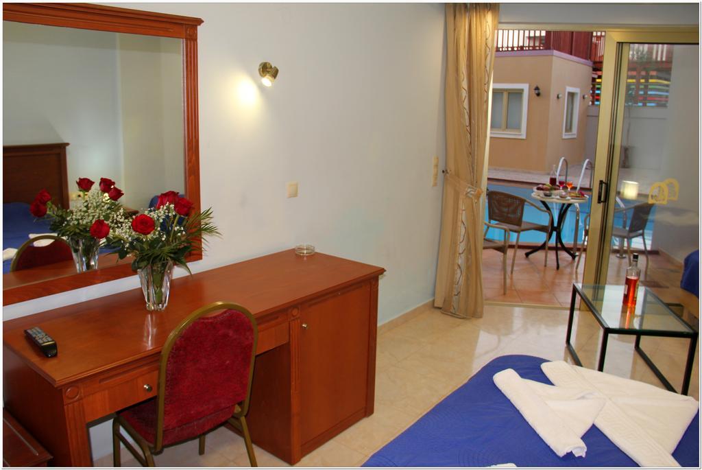 Agelia Beach Hotel Sfáka Esterno foto