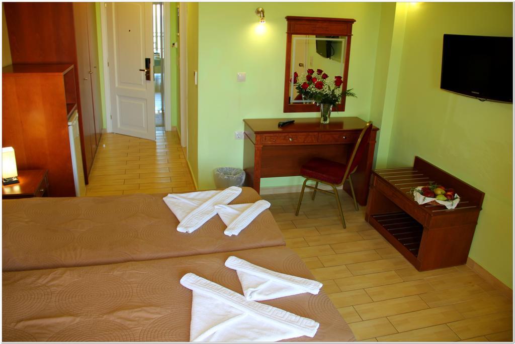 Agelia Beach Hotel Sfáka Esterno foto