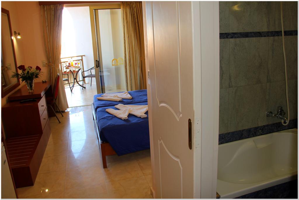 Agelia Beach Hotel Sfáka Esterno foto